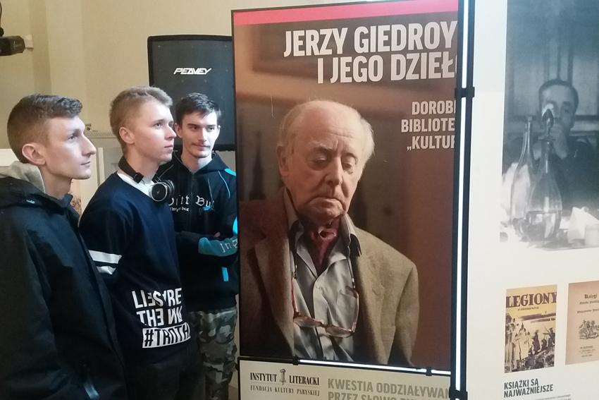 Na wystawie „Jerzy Giedroyc i jego dzieło”