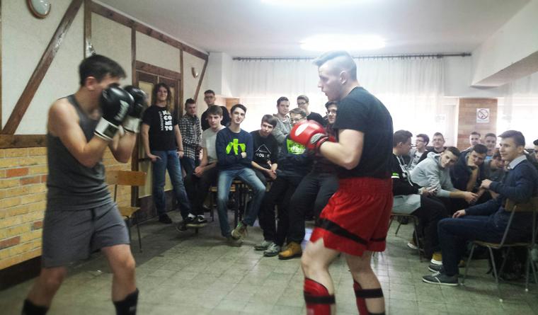 Hejtowali dopalacze