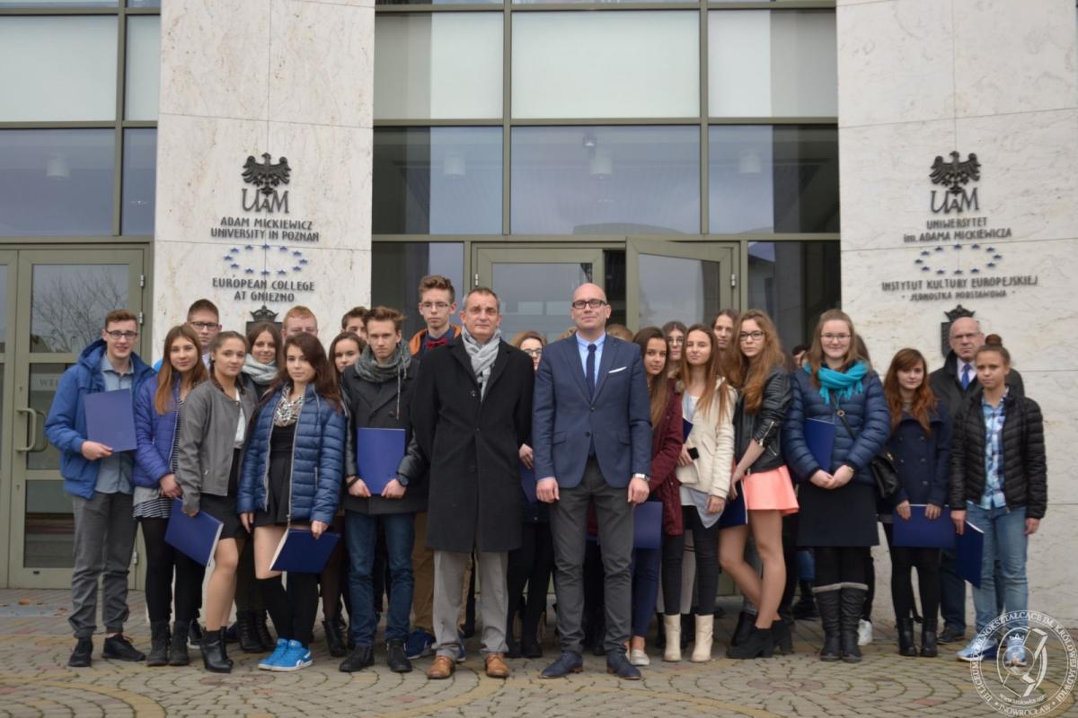 Oficjalne przyjęcie klasy I A z Królówki do wspólnoty Klas Akademickich UAM 2016/2017