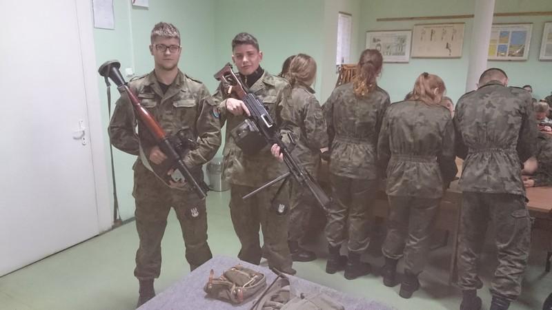 Mundurowi z ZSP Kościelec się szkolą…