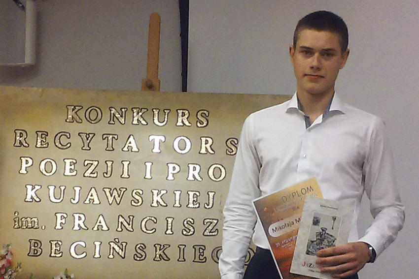 Mikołaj Mielcarek z ZSP Kościelec z nagrodą specjalną 39. Konkursu Recytatorskiego