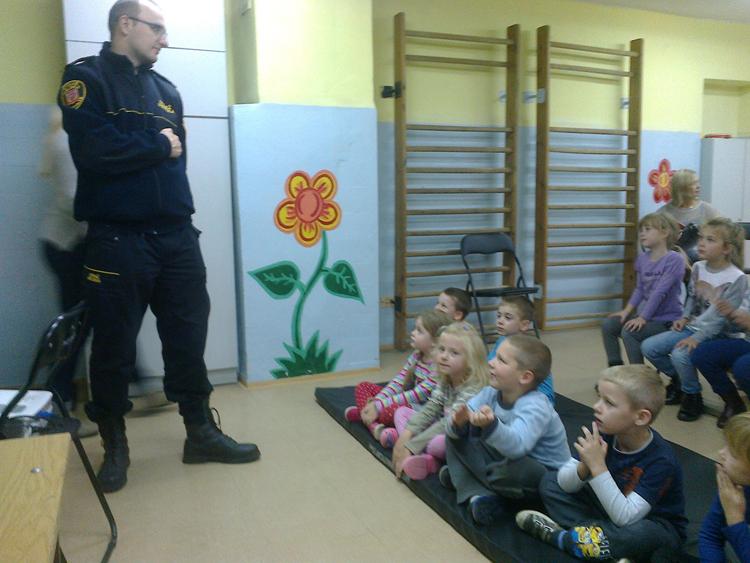 Strażnicy miejscy w inowrocławskich szkołach