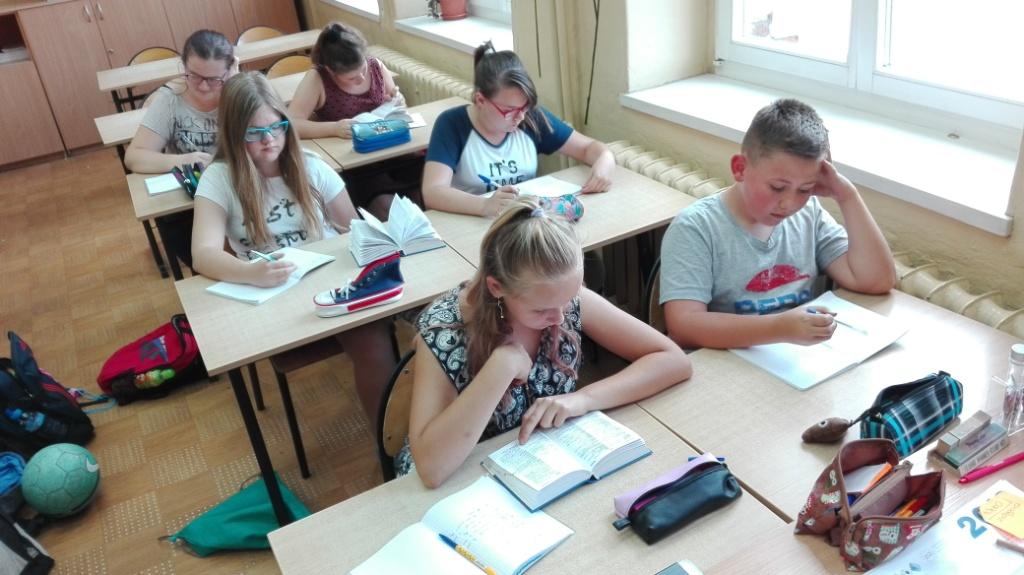 Młodzież z „dwójki” reklamuje miasto wśród rówieśników z zagranicy