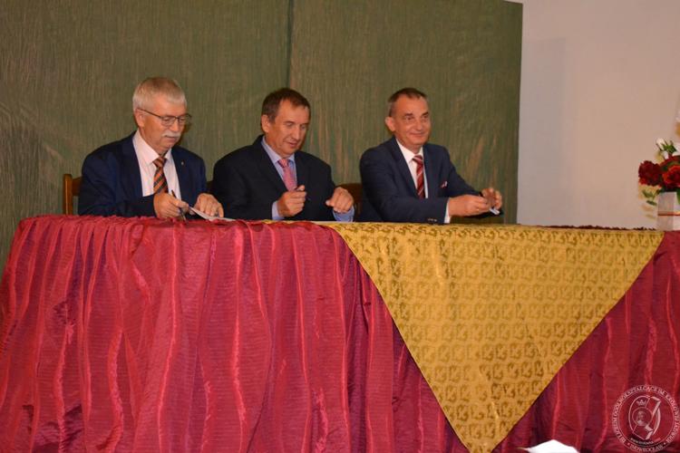 Podpisanie umowy o powołaniu klasy akademickiej w III LO
