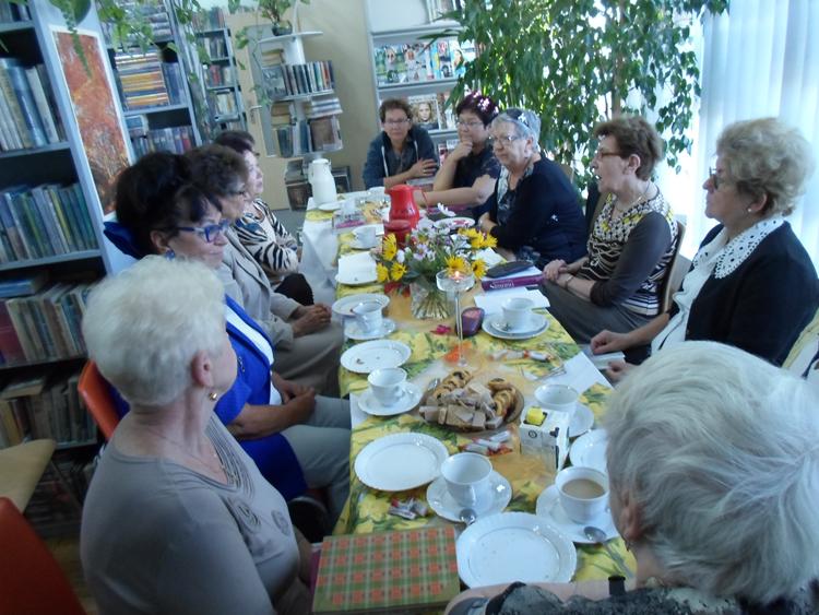 Pierwsze powakacyjne spotkania miłośników literatury.