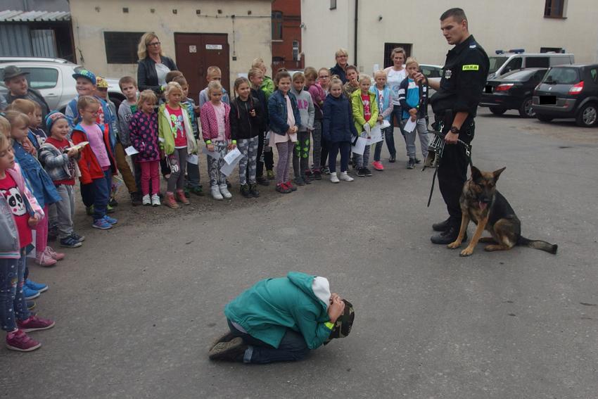 Tłumy na inowrocławskiej komendzie