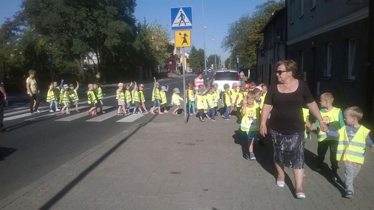 Odblaskowe przedszkolaki dają dobry przykład