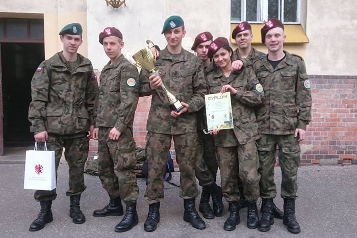 Kościelec najlepszy w zawodach sportowo - obronnych