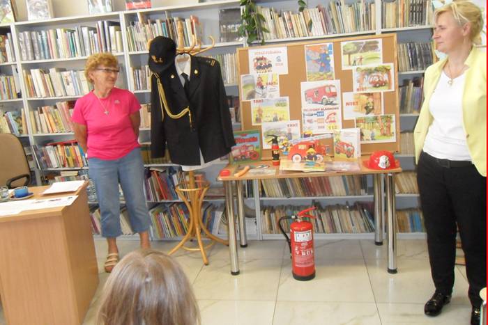 Spotkanie ze strażakiem w bibliotece