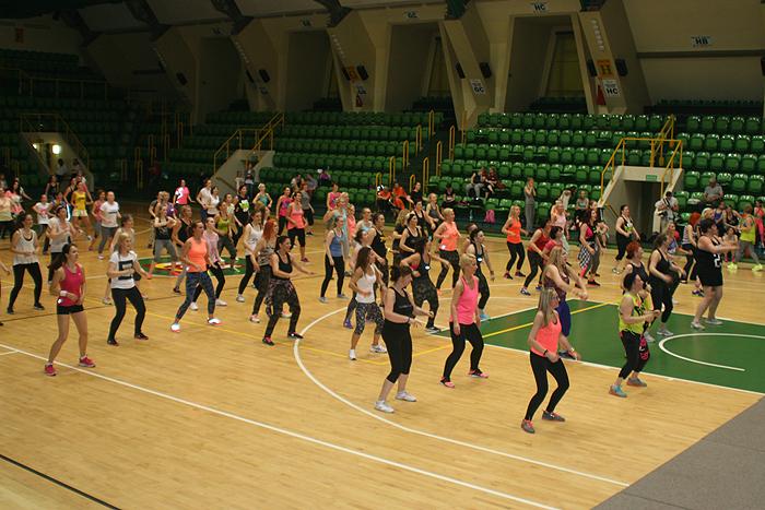Zumba charytatywnie dominowała na parkiecie w HWS