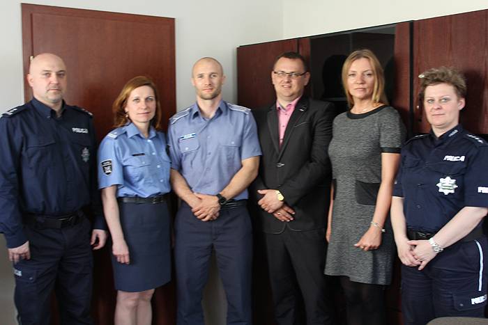 Obywatelska postawa funkcjonariusza Służby Więziennej