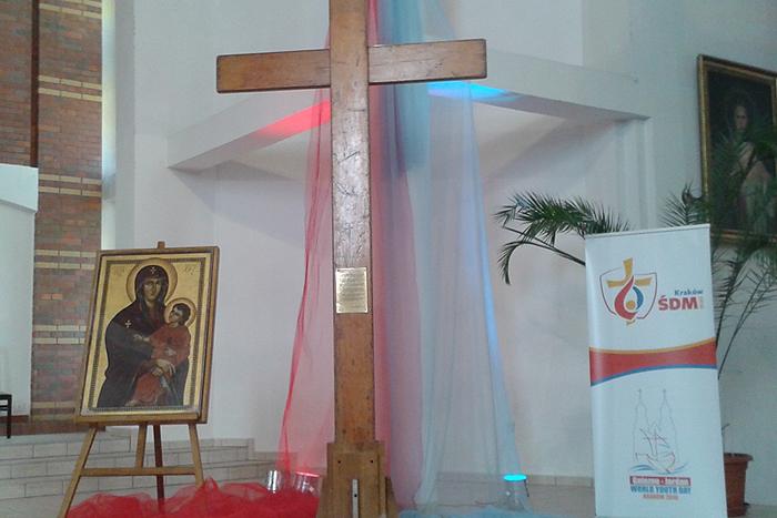 ŚDM - krzyż i ikona Matki Boskiej w Inowrocławiu