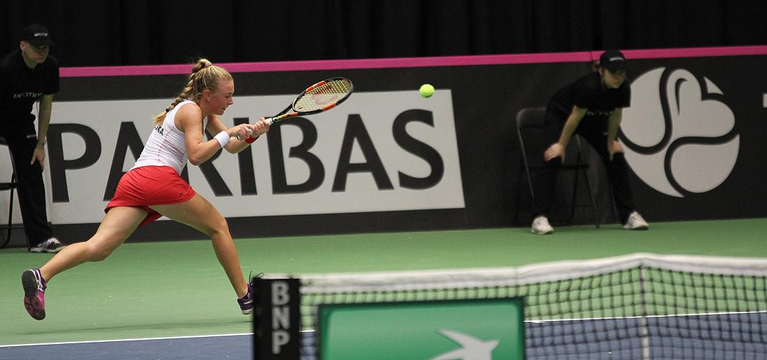 Fed Cup - dzień pierwszy, wynik 1:1