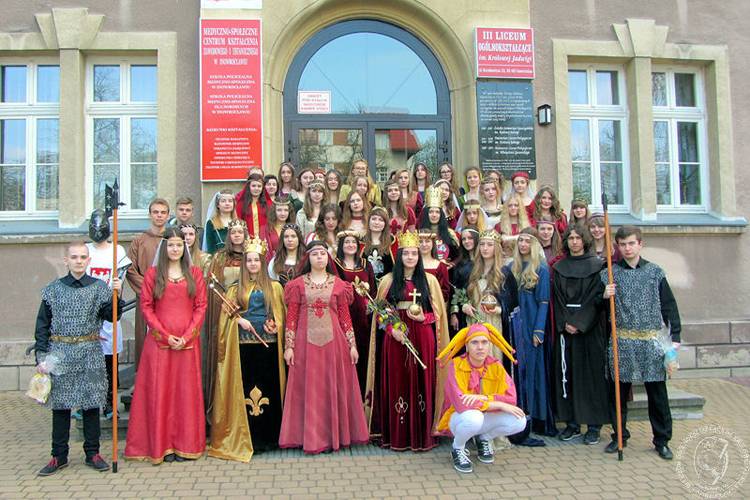 Wybory nowej królowej w III LO im. Królowej Jadwigi