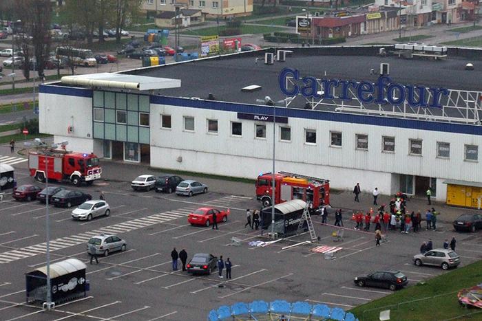 Straż pożarna w Carrefourze