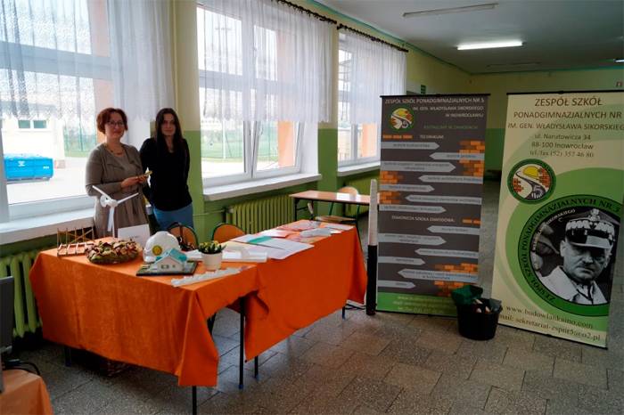 Pierwsze targi edukacyjne w rąbińskim ginazjum