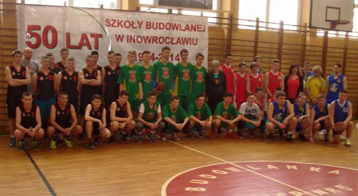 Gimnazjaliści rywalizowali pod koszem