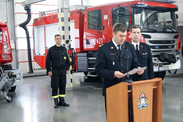 Awanse służbowe i nowe pojazdy w inowrocławskiej straży
