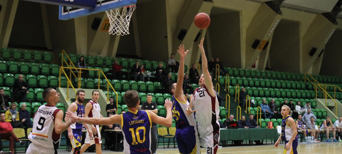 Domino wygrywa z Basketem Piła