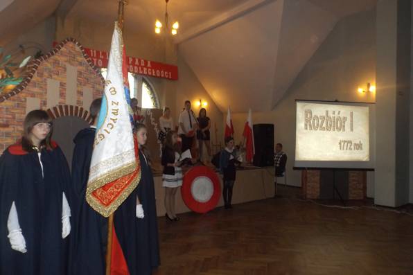 Patriotyczny apel w Gimnazjum nr 1
