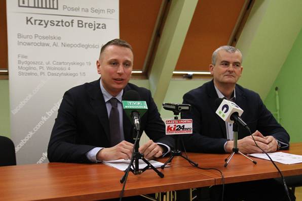 Krzysztof Brejza broni gimnazjów (TV)
