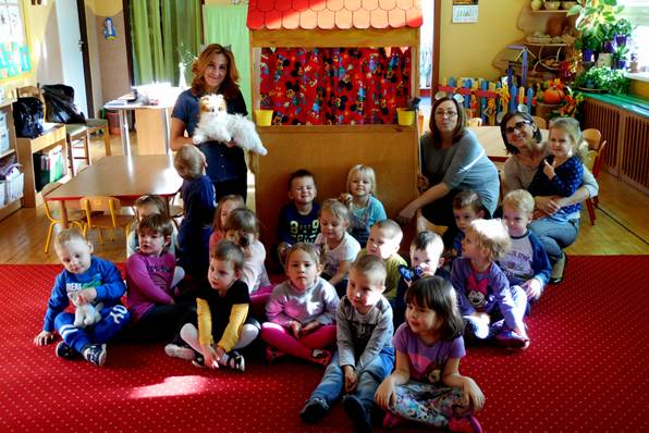 Przedszkole Słoneczko czyta i przedstawia dzieciom