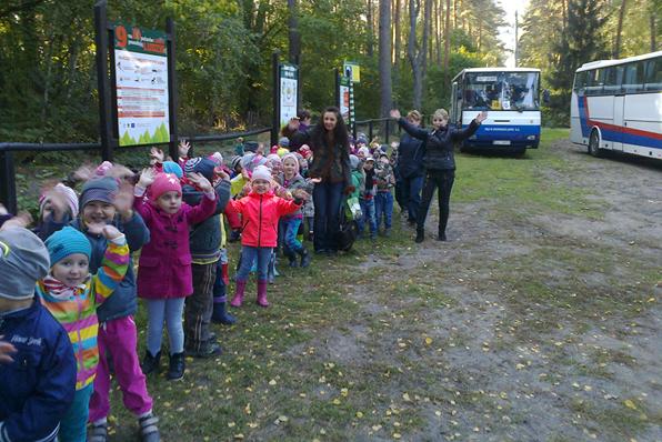 Kujawskie dzieci podziwiały jesienny las