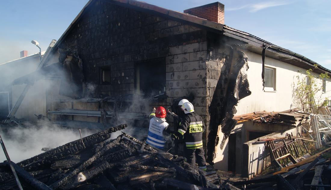 Pożar w zakładzie produkcyjnym okien w Pakości
