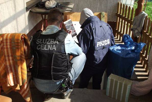 Policjanci wspólnie z celnikami zarekwirowali papierosy bez akcyzy   