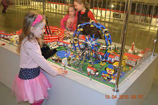 Zerówki Z SP 9 na wystawie klocków lego