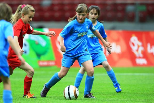 Dziewczyny z SP6 zagrają na Stadionie Narodowym
