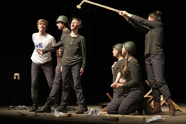 Rozpoczęło się święto teatru - Arlekinada