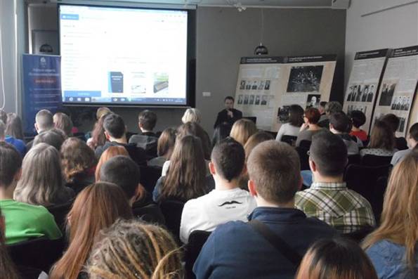 Biblioteka czynna non stop dla użytkowników książek elektronicznych