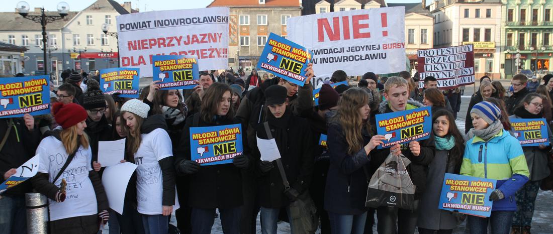 Młodzież protestowała w sprawie likwidacji bursy (MP3, TV)