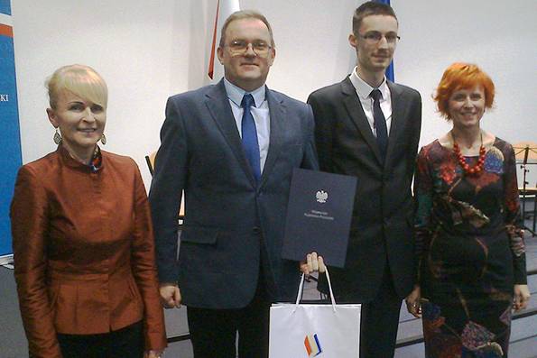 Wręczyli stypendium MEN uczniowi „Kaspra”