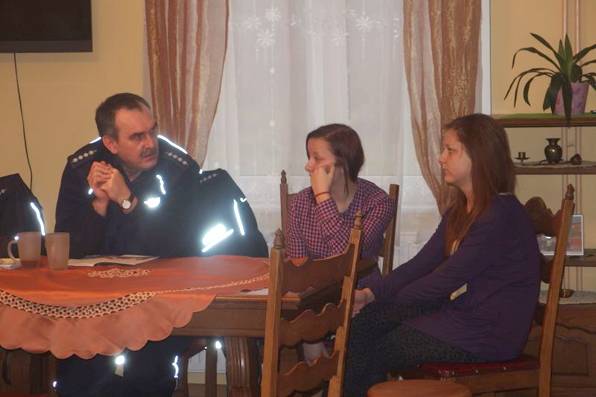 Policjanci odwiedzili dzieci w domu o nazwie „Agata” 