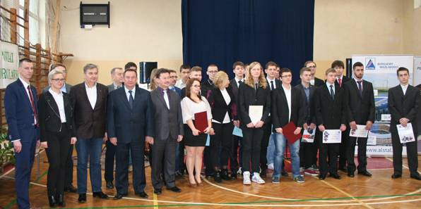 Firma ufundowała stypendia dla uczniów