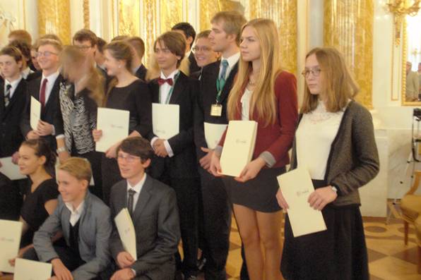 Uczennica I LO odbiera prestiżowe stypendium