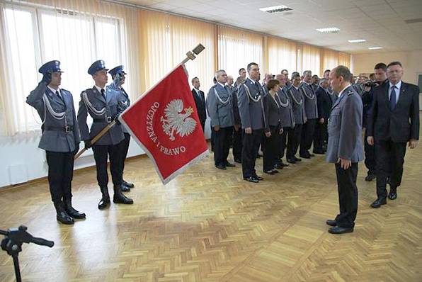 Gratulacje i wyróżnienia dla funkcjonariuszy i pracowników Policji