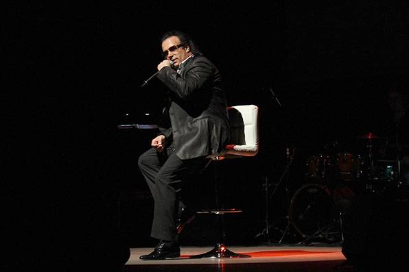 Marek Torzewski zaśpiewał w Teatrze Miejskim