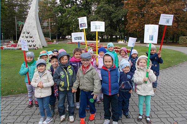 Chcesz ochronić środowisko idź na pieszo, gdy jest blisko
