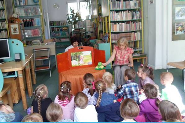 Teatrzyk Kamishibai w Filii nr 1 dla Dzieci i Młodzieży
