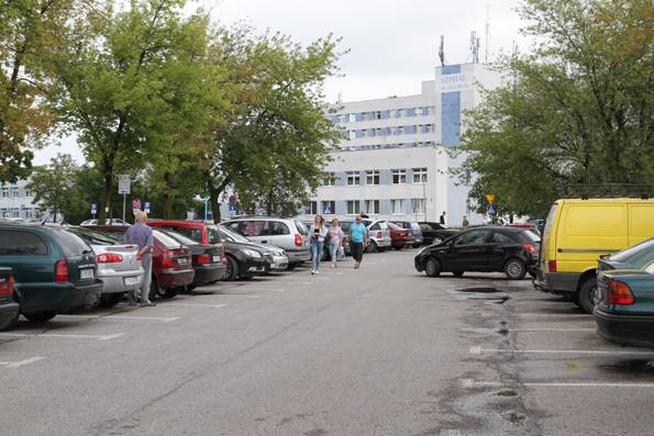 Będzie więcej miejsc parkingowych przed szpitalem