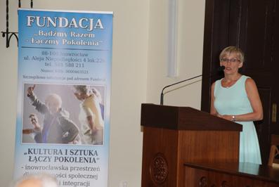 Seniorzy gościli w ratuszu, pierwsze urodziny fundacji