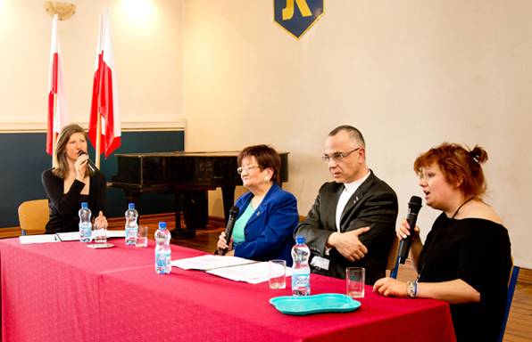 Po debacie o stereotypach w stosunkach polsko-żydowskich