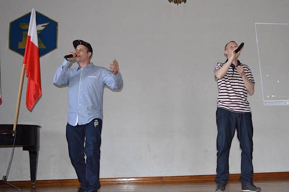 Tadek rapował w I LO