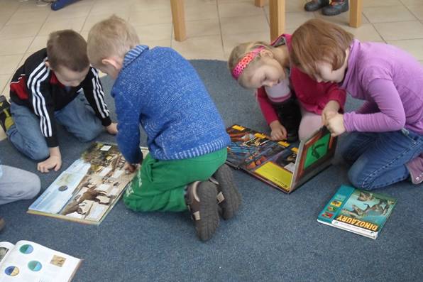 Spotkanie z dinozaurami w bibliotece