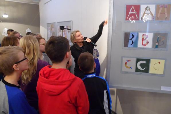 Czytając obrazy, oglądać teksty