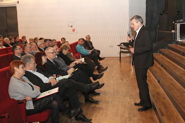Debatowali w teatrze o reagowaniu na przemoc