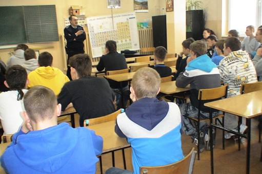 Dokąd prowadzą narkotyki? 